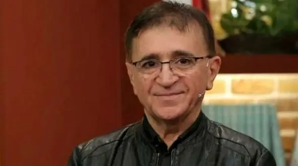 (ویدیو) مهم‌ترین و قابل توجه‌ترین نصیحت دکتر محمود انوشه روانشناس ایران: نگاه نکن به دیگری که مضطرب بشی چون یه قدم جلو هست