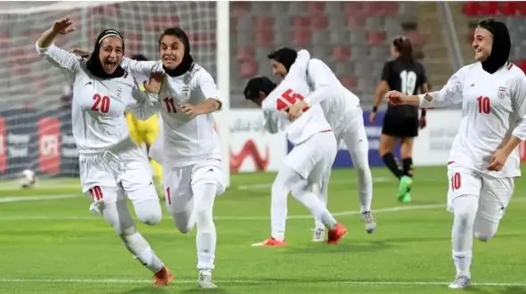 استفاده ابزاری از دختران تیم ملی فوتبال!