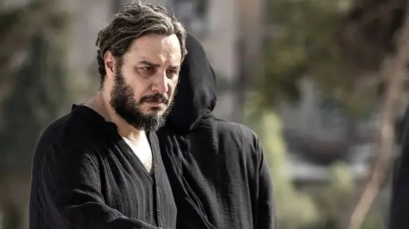 اولین سکانس از بازی جواد عزتی در سریال مشهور صداوسیما