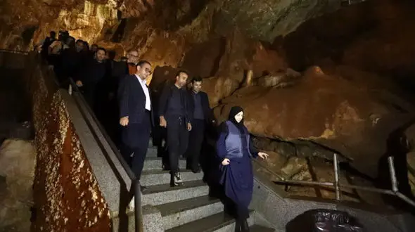 تاکید رییس سازمان محیط زیست بر نگاه کارشناسی در حفظ غارها