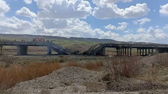 حملات همزمان آمریکایی - اسرائیلی به خطوط راه‌آهن و پل‌های ارتباطی ایران؛ زندگی روزمره هزاران شهروند تحت تأثیر