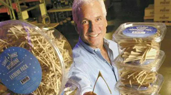 میلیونر شدن مرد 47 ساله با فروش جناق مصنوعی مرغ + عکس 