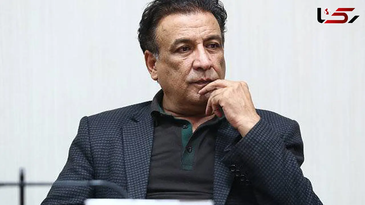 عبدالرضا اکبری با شال و انگشتر می آید+تصاویر