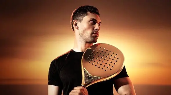 رونمایی از لوکس‌ترین راکت پدل دنیا با طلای ۱۸ عیار توسط شرکتی مستقر در دبی