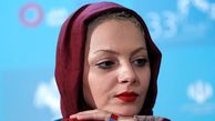  تغییر فاحش چکامه چمن ماه با مهاجرت از ایران ! / خانم مجری قید ایران را زد !