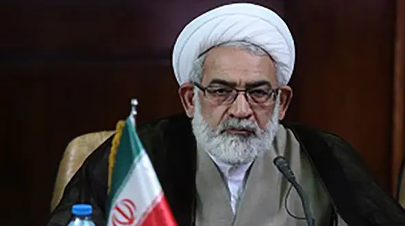 چرا باید به زمینی پروانه ساخت داده شود و بعد توقع داشت در کمیسیون ماده 100 رای بر تخریب آن صادر گردد