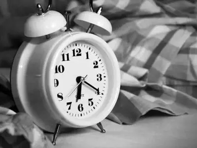 راز بیدار شدن قبل از زنگ ساعت چیست؟