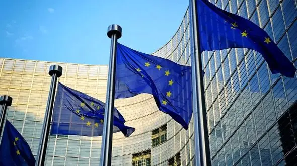 غرب و آینده مبهم: آیا بازی تازه شروع شده است؟