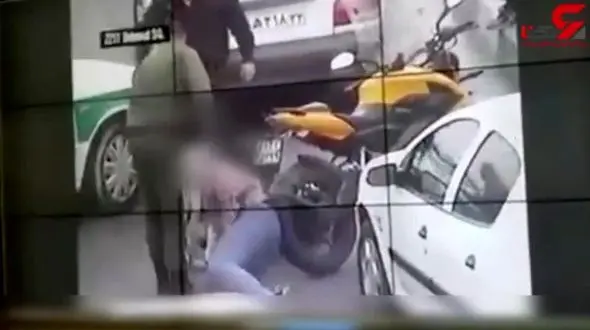 لحظه دستگیری 2 تبهکار خوش تیپ تهران روی موتور زردرنگ مرموز + فیلم