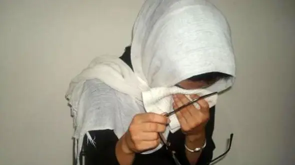 این دختر 14 ساله شمالی زنان را محجبه را عاصی می کرد / توسط پلیس بازداشت شد