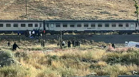 زن اراکی زیر  قطار له شد