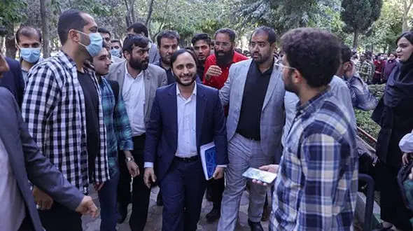 در مورد واکسن دروغ می‌گفتند بازهم دروغ می‌گویند/ چه کسی از ماجرای مهسا امینی خوشحال می‌شود؟