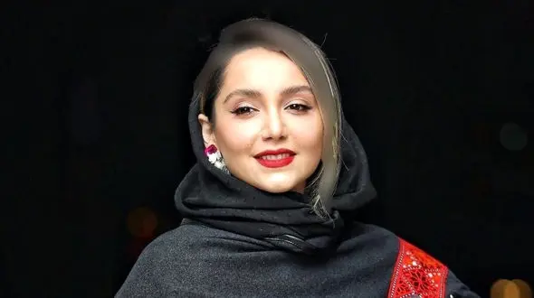 رونمایی نازنین بیاتی از تیپ و چهره خاص اش در پشت صحنه یک تئاتر + عکس زیبای خانم بازیگر