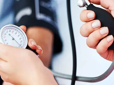 زنگ خطر برای قلب و مغز؛ علائم افزایش شدید فشار خون