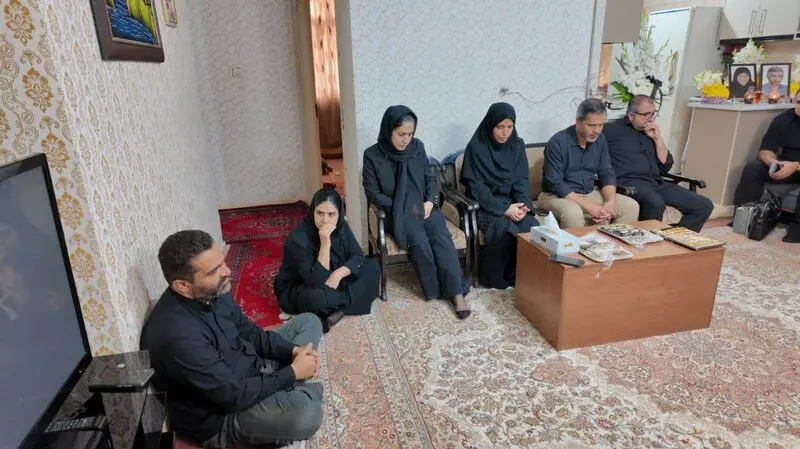 دلجویی هیأت اعزامی شهردار تهران از خانواده‌های پاکبانان جان‌باخته  (2)