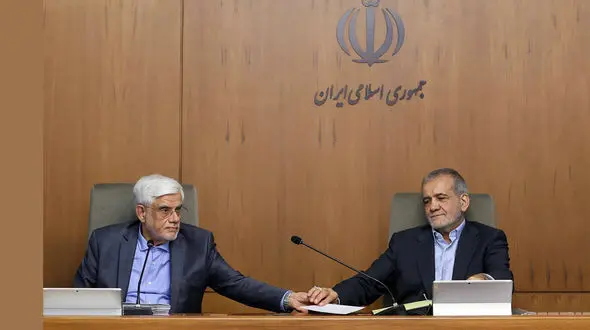 اولین جلسۀ هیئت دولت با حضور پزشکیان برگزار شد 