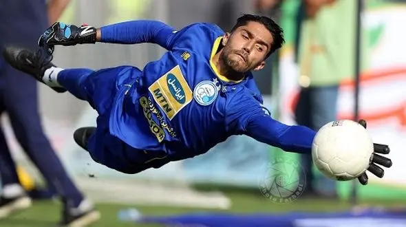 حسینی: خودتان از این داوری ها خجالت نمی کشید؟