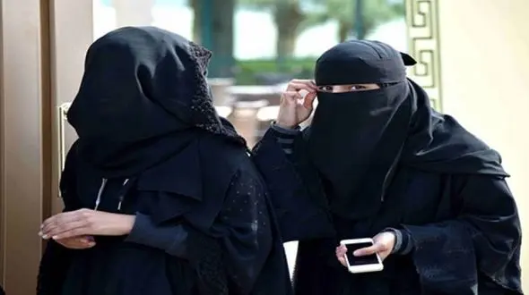 پوشیدن چادر برای زنان عربستانی غیرالزامی اعلام شد
