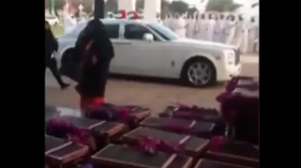 عروسی که با صندوق‌های طلا به خانه بخت رفت+ فیلم