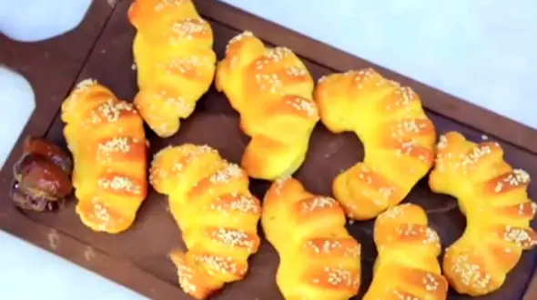 نان مغزدار خرمایی یک عصرانه خوشمزه + فیلم