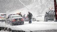 برف و کولاک شدید در جاده‌های لرستان/ ۳۷۰ نیروی راهداری در جاده‌ها هستند