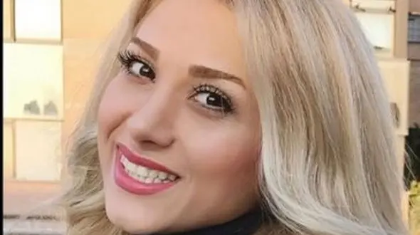 عکس لباس زننده خانم مجری صدا و سیما بعد  ترک تلویزیون !