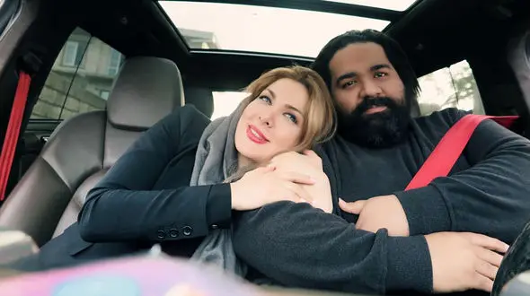 تفریحات لاکچری رضا صادقی و دو دخترش در کنار برج ایفل