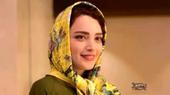 بهنوش طباطبایی در کنار پدر، مادر و خواهرش