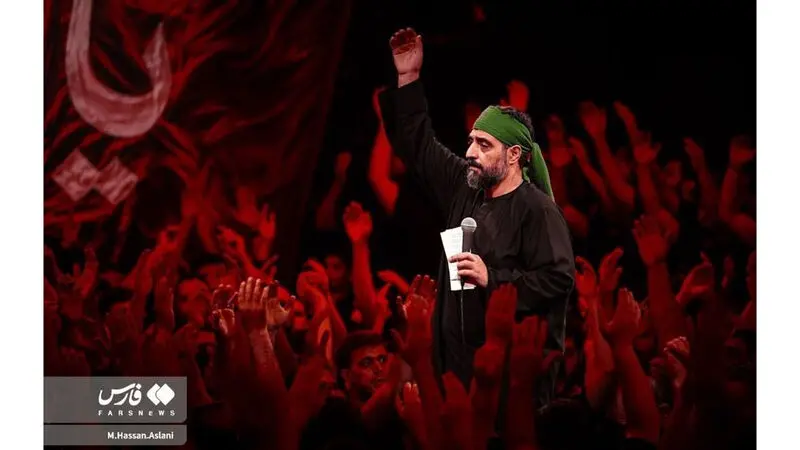 مراسم عزاداری شب عاشورا در حسینیه ریحانه‌الحسین (سلام‌الله‌علیها) با مرثیه‌سرایی حاج سید مجید بنی‌فاطمه با حضور قالیباف رئیس مجلس و محمد مخبر برگزارشد.