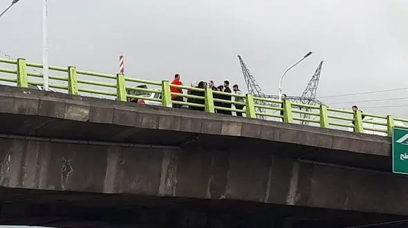  خودکشی زن رشتی از روی پل جانبازان + عکس 