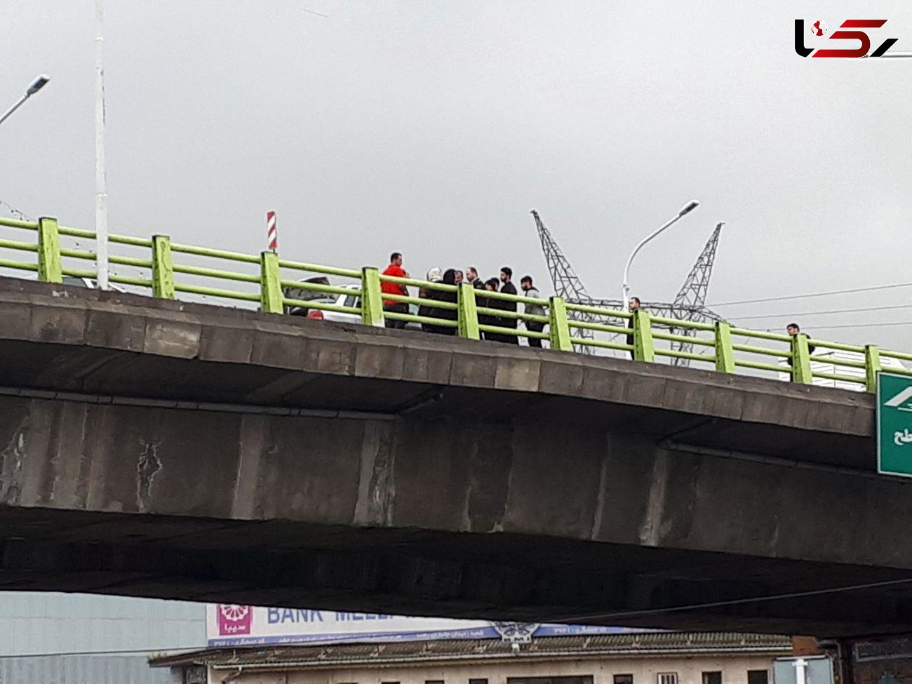  خودکشی زن رشتی از روی پل جانبازان + عکس 