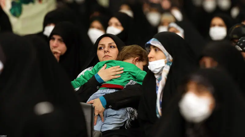 رهبر انقلاب اسلامی در دیدار صدها تن از زنان فرهیخته و فعال کشور
