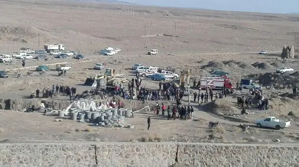 پیکر دو مقنی محبوس در قنات فرومد پیدا شد + عکس 