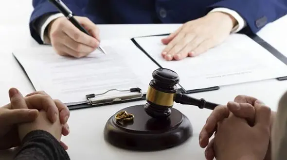 طلاق عروس 10 روزه بخاطر ساندویچ ماهی / داماد عرب کوتاه نیامد