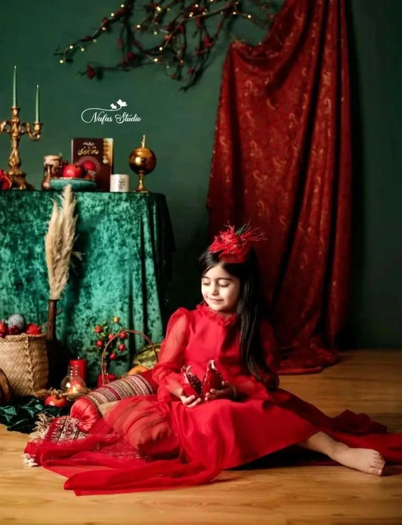 لباس یلدا کودک | لباس کودک یلدایی 1404 دخترانه و پسرانه قرمز و سبز مناسب عکاسی