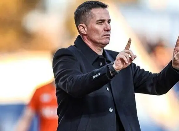 مدیران پرسپولیس پشت اوسمار در آمدند