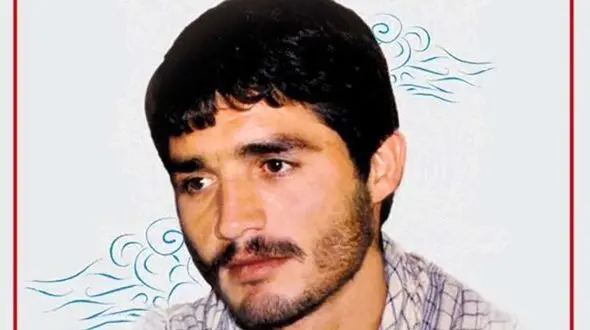 فیلمی از جوانی شهید سلیمانی که در فراق همرزم شهیدش می‌گرید