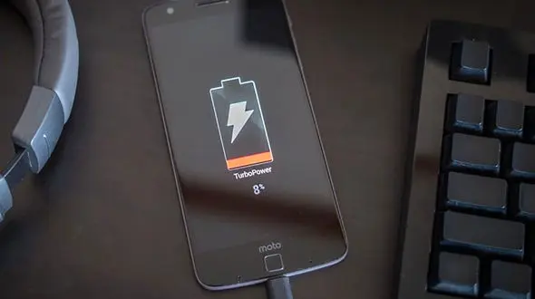  اشتباهاتی که تلفن هوشمند شما را آهسته آهسته نابود می‌کند 