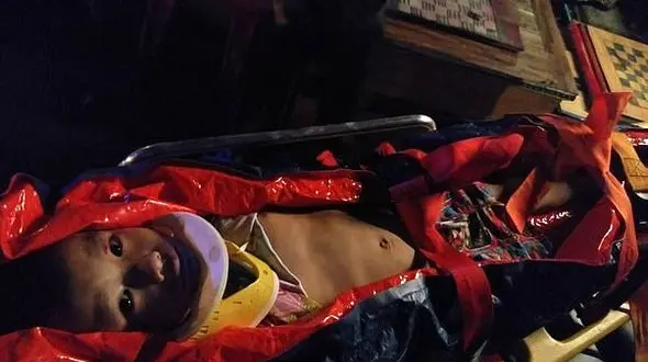 پرتاب کودک 4 ساله از بالکن در ارتفاع 30 متری+عکس