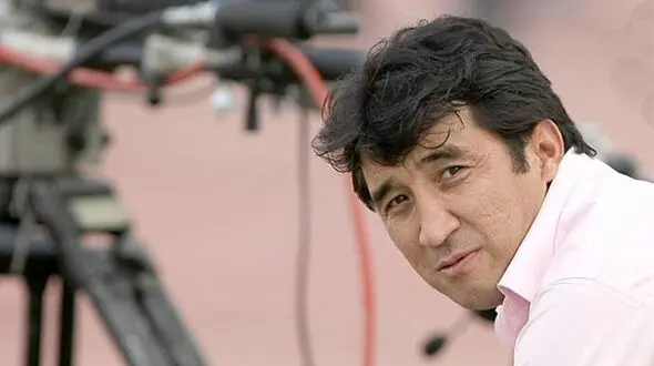 خداداد عزیزی: کسانی که در فدراسیون هستند فوتبال را نمی فهمند؛ کی روش برای ما گردن کلفتی می کند!