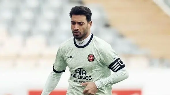 شجاع خلیل زاده: با کفش پاره تست فوتبال دادم / همه مسخرم کردند