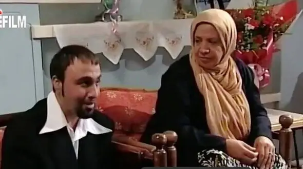 فیلم/ سکانس خنده دار سریال خانه به دوش، سوالات جالب تو خواستگاری