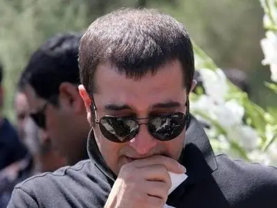 حضور چهره‌های مطرح و سرشناس در مراسم ختم مادر مجید صالحی؛ قلعه‌نویی، نیما نکیسا، رضا عطاران، جواد رضویان و.../ روحش شاد