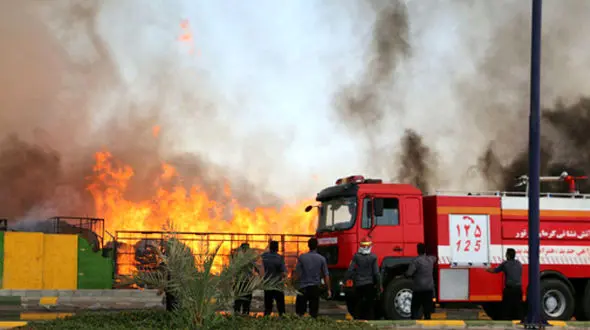 آتش سوری در شرکت کرمان موتور / خودروهای صفرکیلومتر چه سرنوشتی خواهند داشت؟ +عکس 