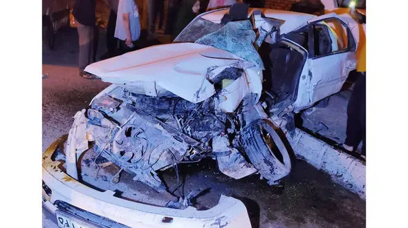 واژگونی مرگبار پژو پارس در جاده کرمان