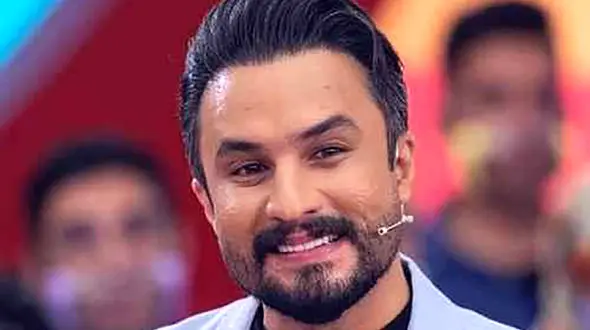 دانلود آواز عاشقانه  راغب / آهنگ ﻣﻦ ﻋﺎﺷﻖ ﺗﻮ ﻋﺎﺷﻖ ﻋﺠﺐ ﺣﺎل ﻗﺸﻨﮕﻰ +  متن  /  فرمت MP3