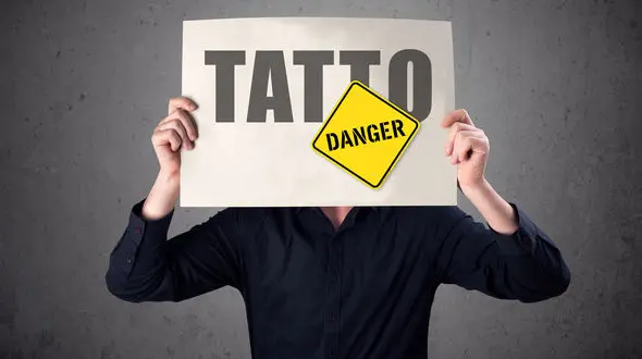 تلاش احمقانه یک زن برای زشت شدن !+ عکس