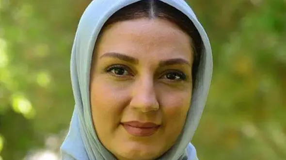 خلوت حدیث میرامینی بازیگر نقش روشنک سریال دلنوازان با دوستش در کنار استخر+ عکس