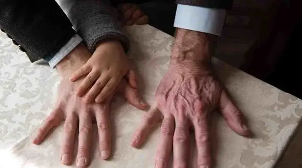 این غذاها شما را زودتر پیر می کنند!