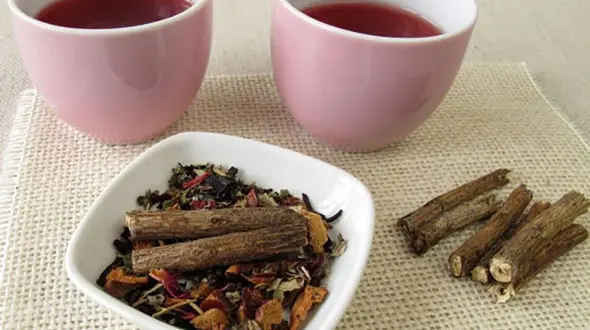  درمان گلودرد با خوشمزه ترین چای های گیاهی